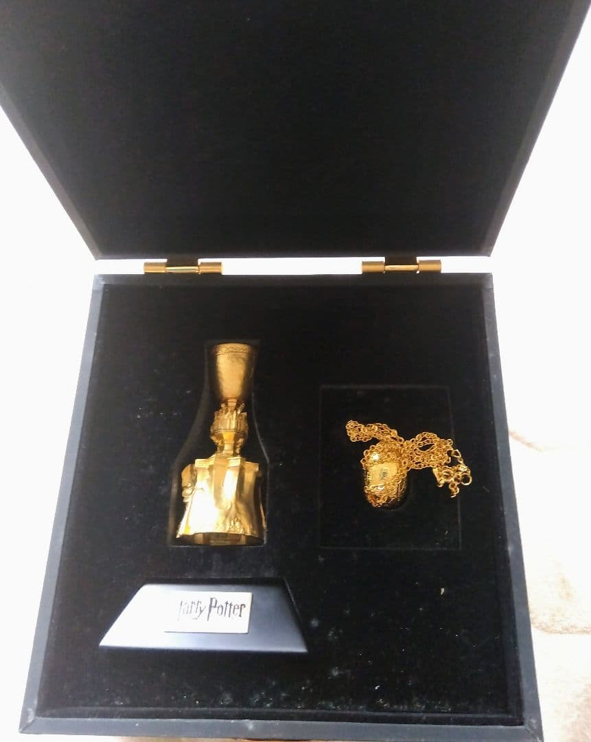 ハリー・ポッター　トロフィー　ガラス水晶　箱入り　４本