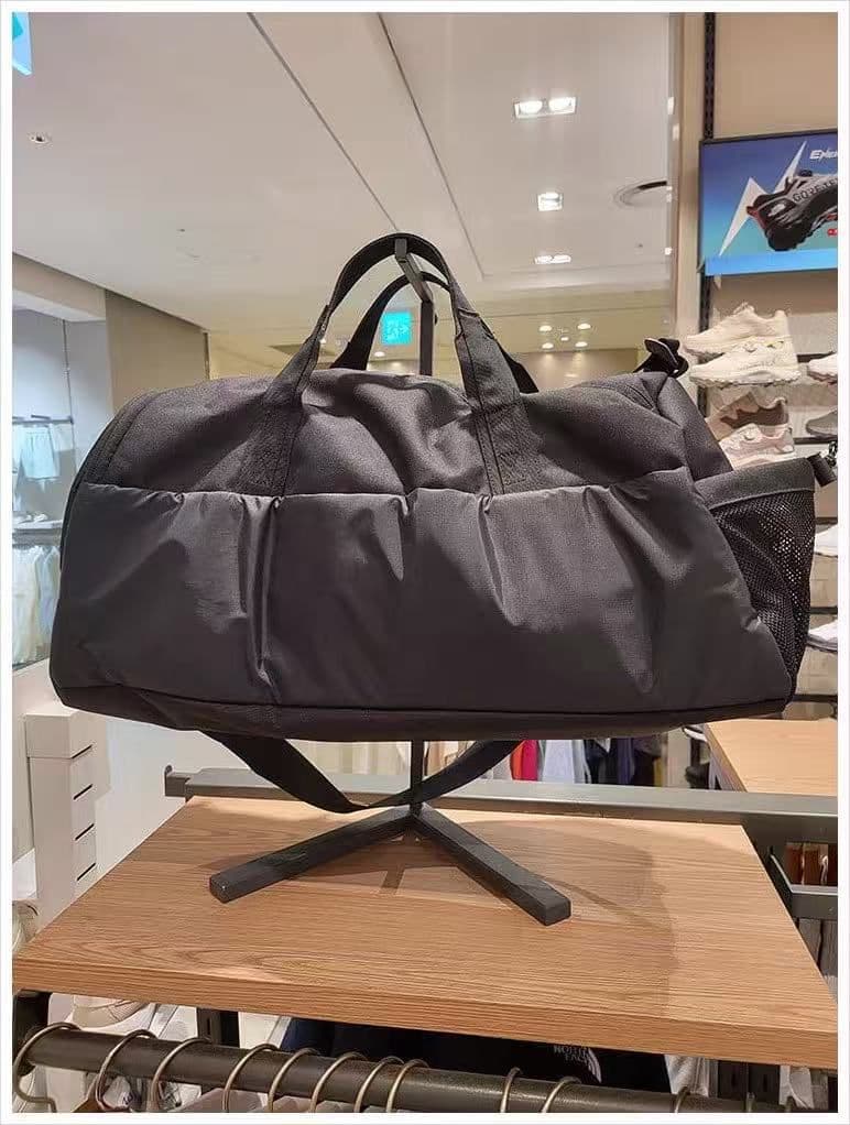 新品　THE NORTH FACE ボストンバッグ 肩掛け　ショルダーバッグ