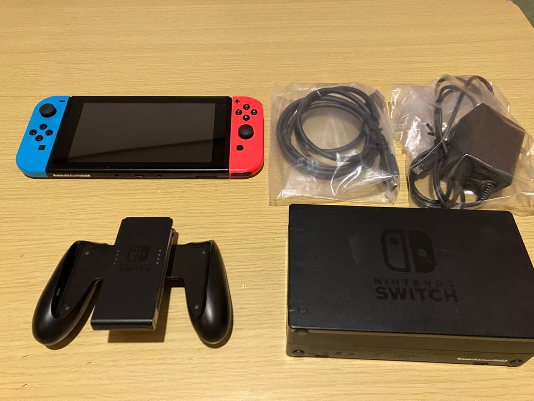 Nintendo Switch 本体と付属品(ジャンク)