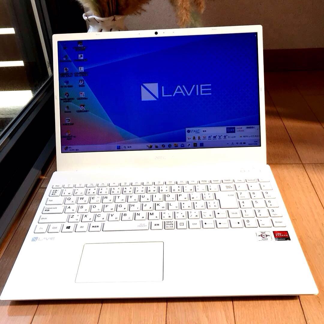 Windowsノート本体 NEC LaVie N1515/AAW
