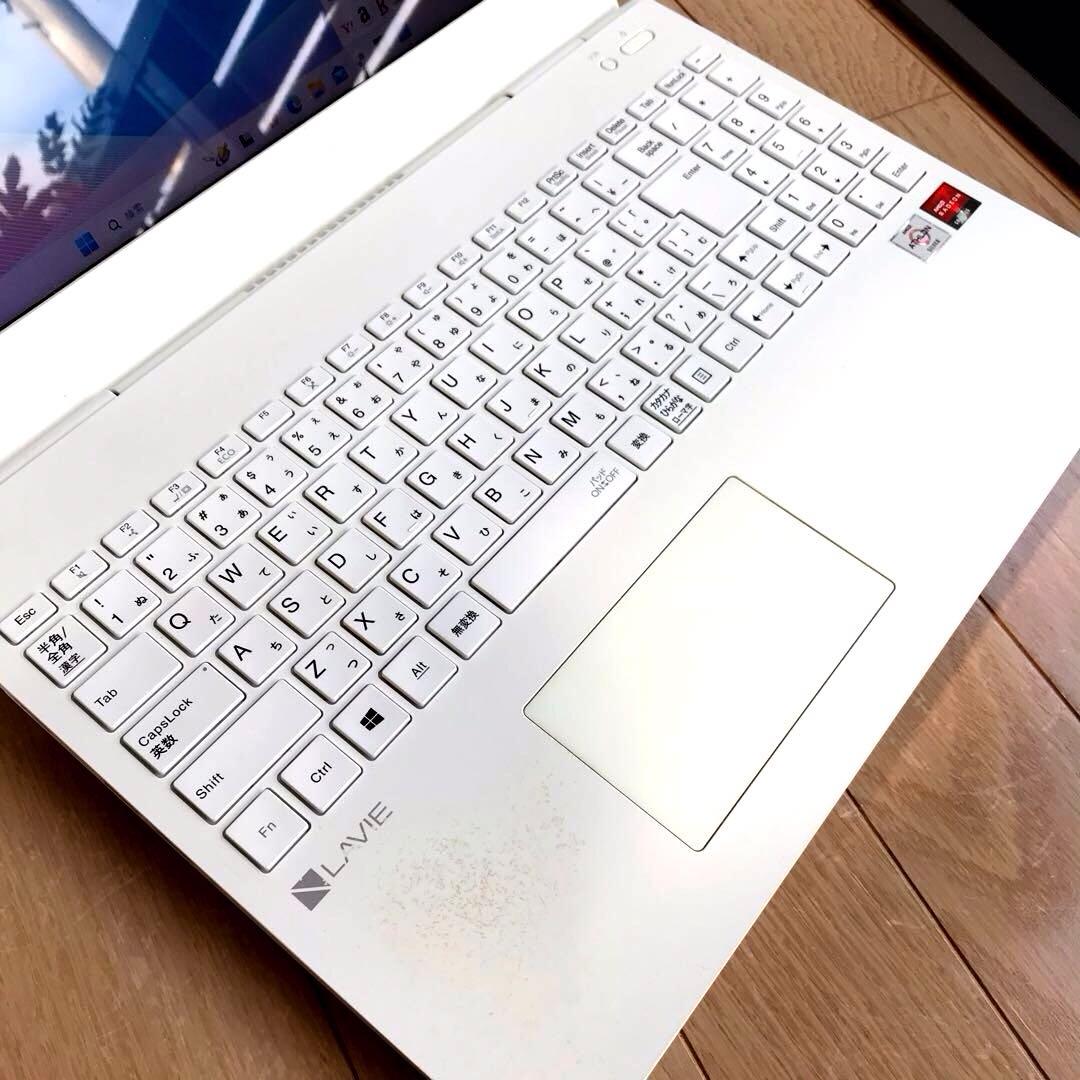Windowsノート本体 NEC LaVie N1515/AAW