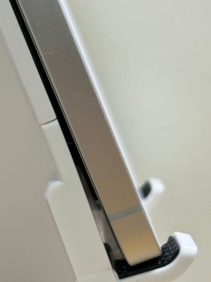 【使用9か月】Apple iPhone16e 256GB ホワイト