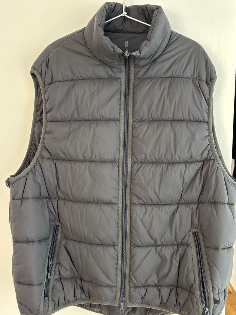 【値下げ】ダイワピア39 リバーシブルベスト チャコール Lサイズ アウター