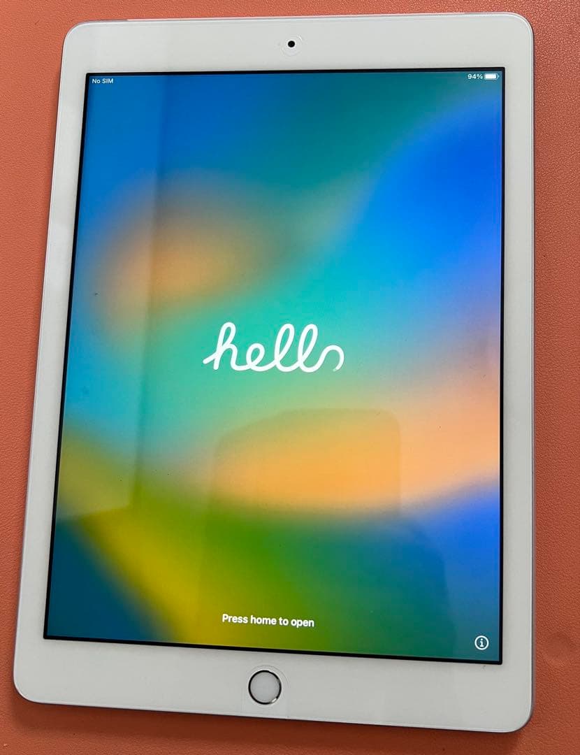 ipad 第5世代 Wi-Fi + Cellularモデル 32GB シルバー