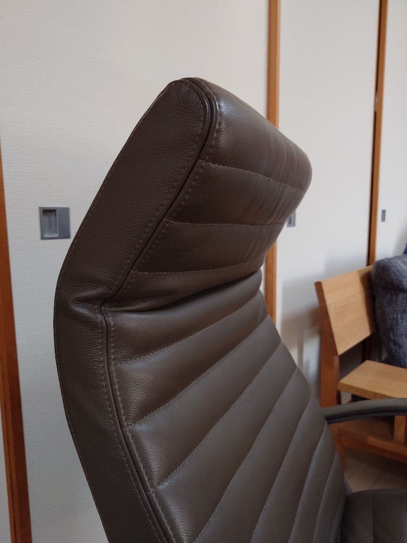 【ほぼ未使用】KEBE 総革張りパーソナルリクライニングチェア KE-23