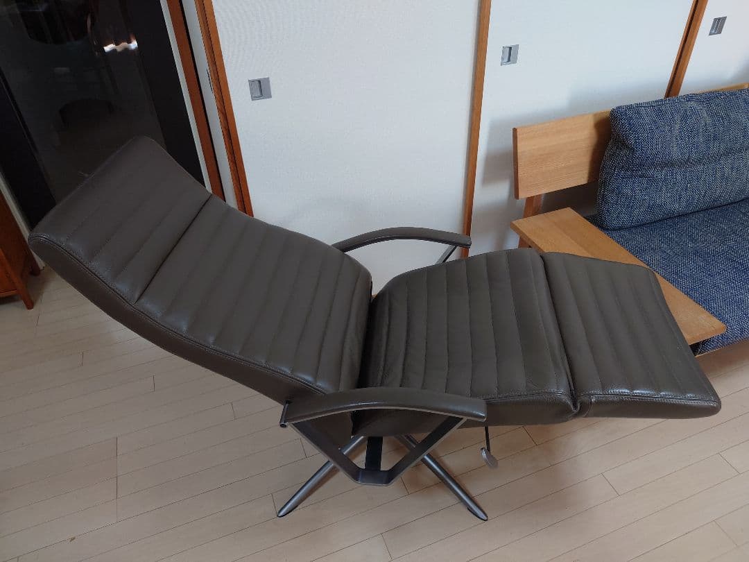 【ほぼ未使用】KEBE 総革張りパーソナルリクライニングチェア KE-23