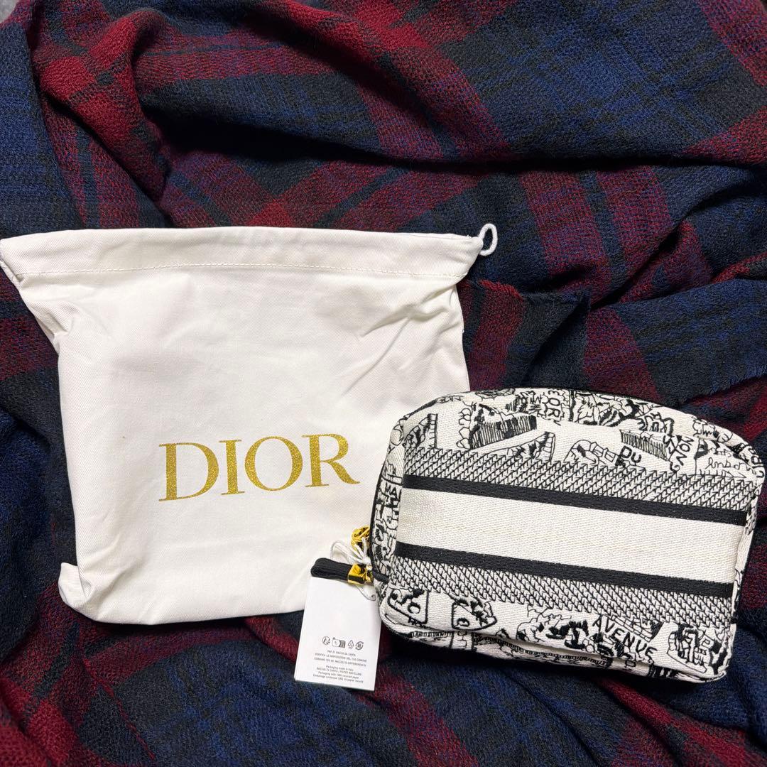 Dior メイクポーチ