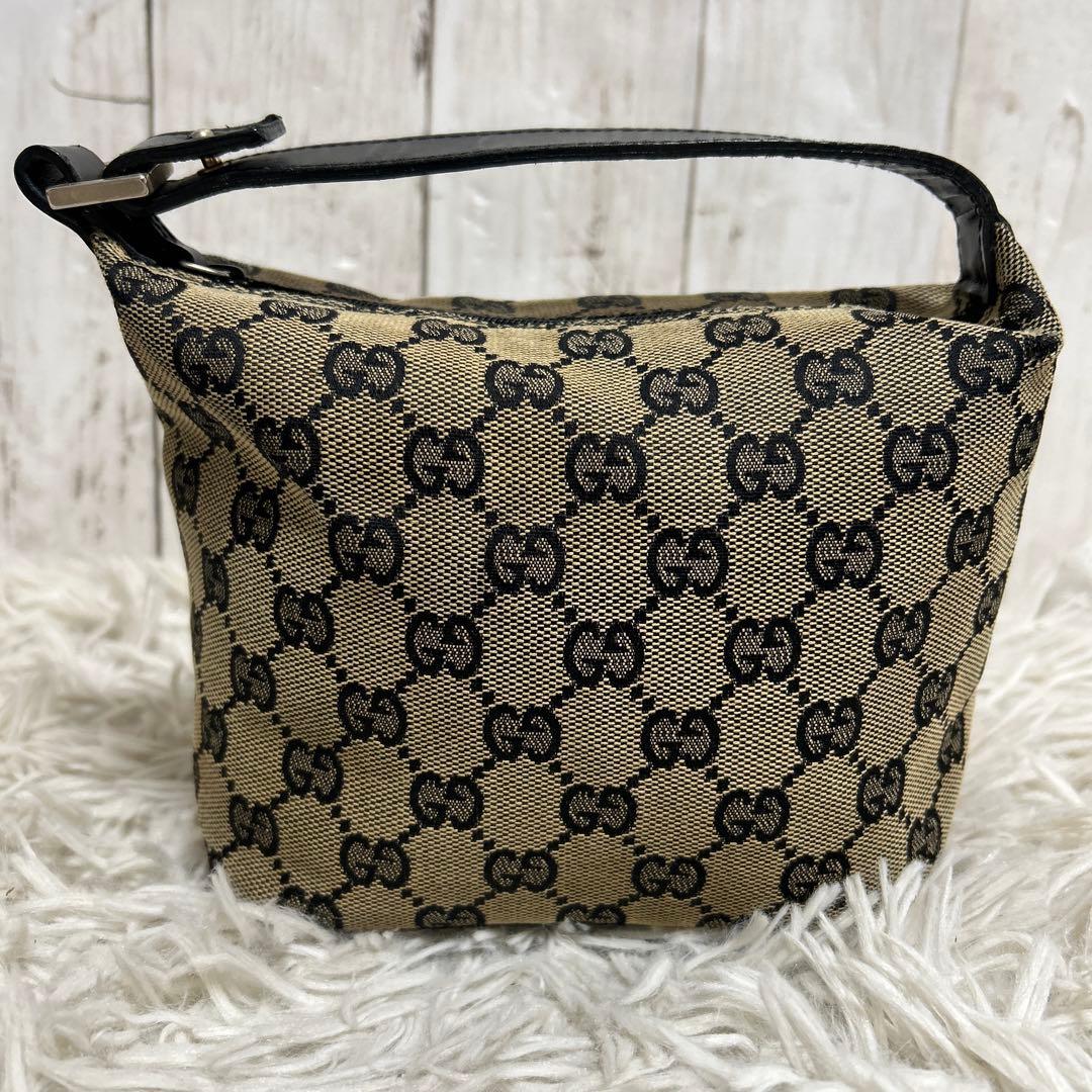 GUCCI アクセサリーポーチ　GGキャンバス ポーチ ハンドバッグ レザー