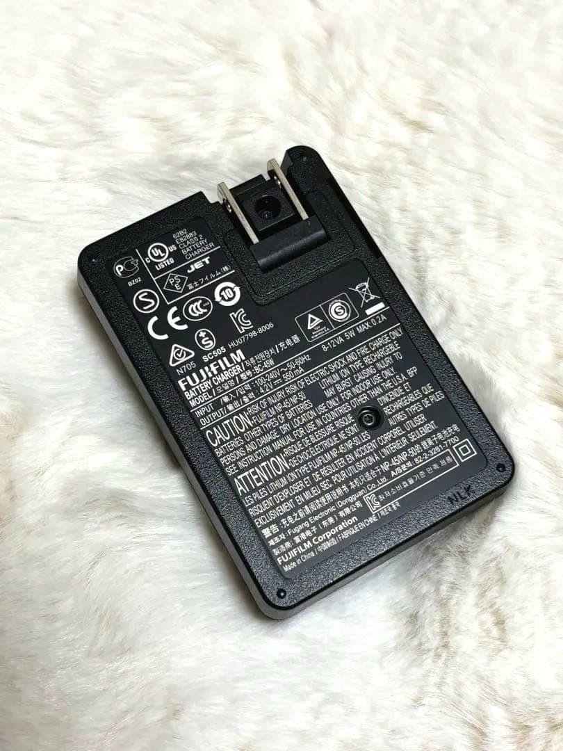 ★ フジフィルム FinePix F70 EXR デジタルカメラ　ピンク