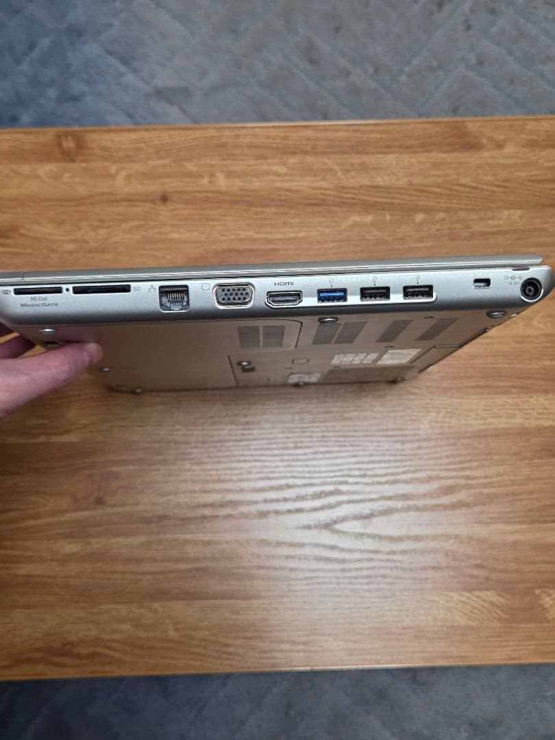 【ほぼ未使用】SONY VAIO ノートPC 15.5インチ　シルバー