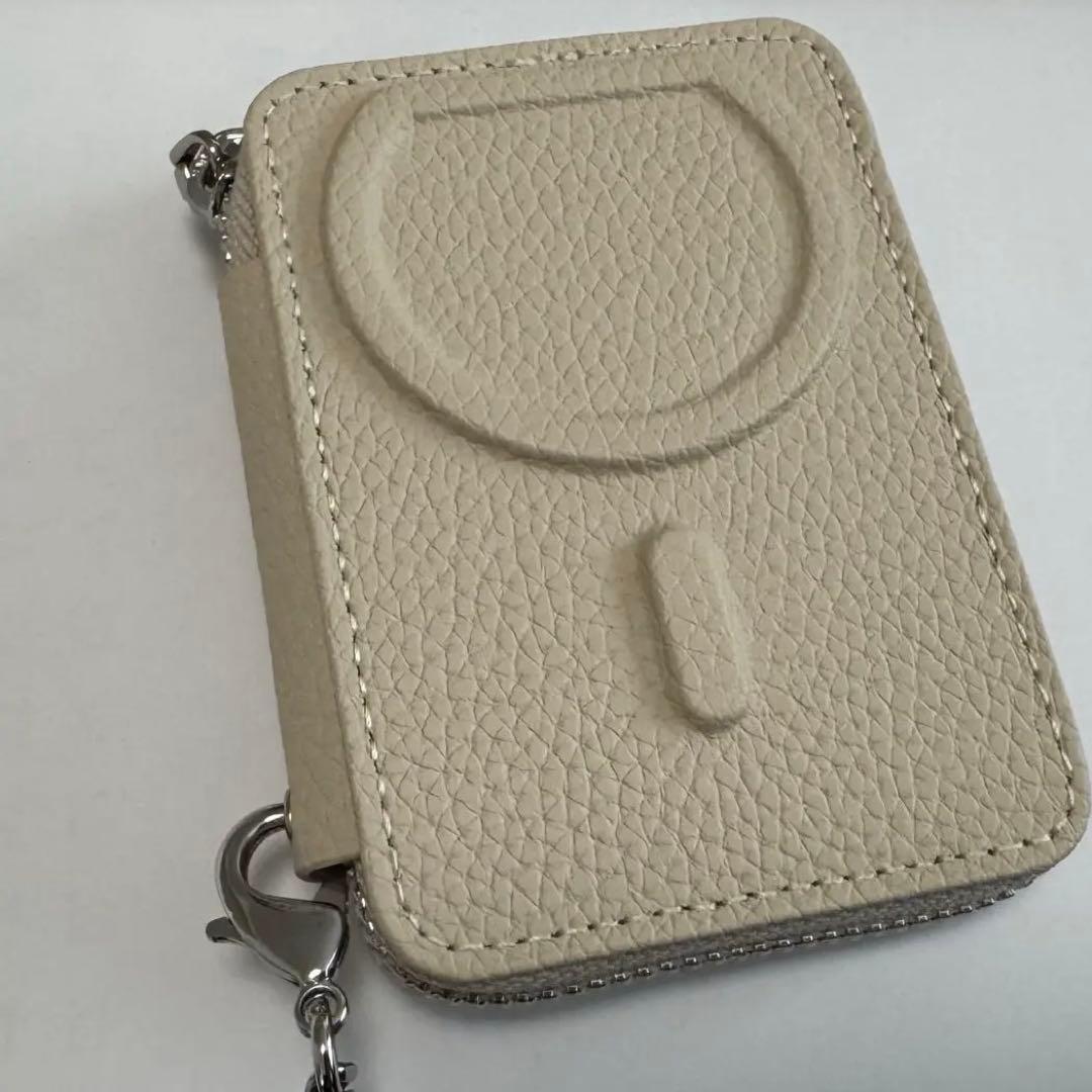 CUSTYPEストラップマグネットポーチ付iPhone15Proケース4点セット