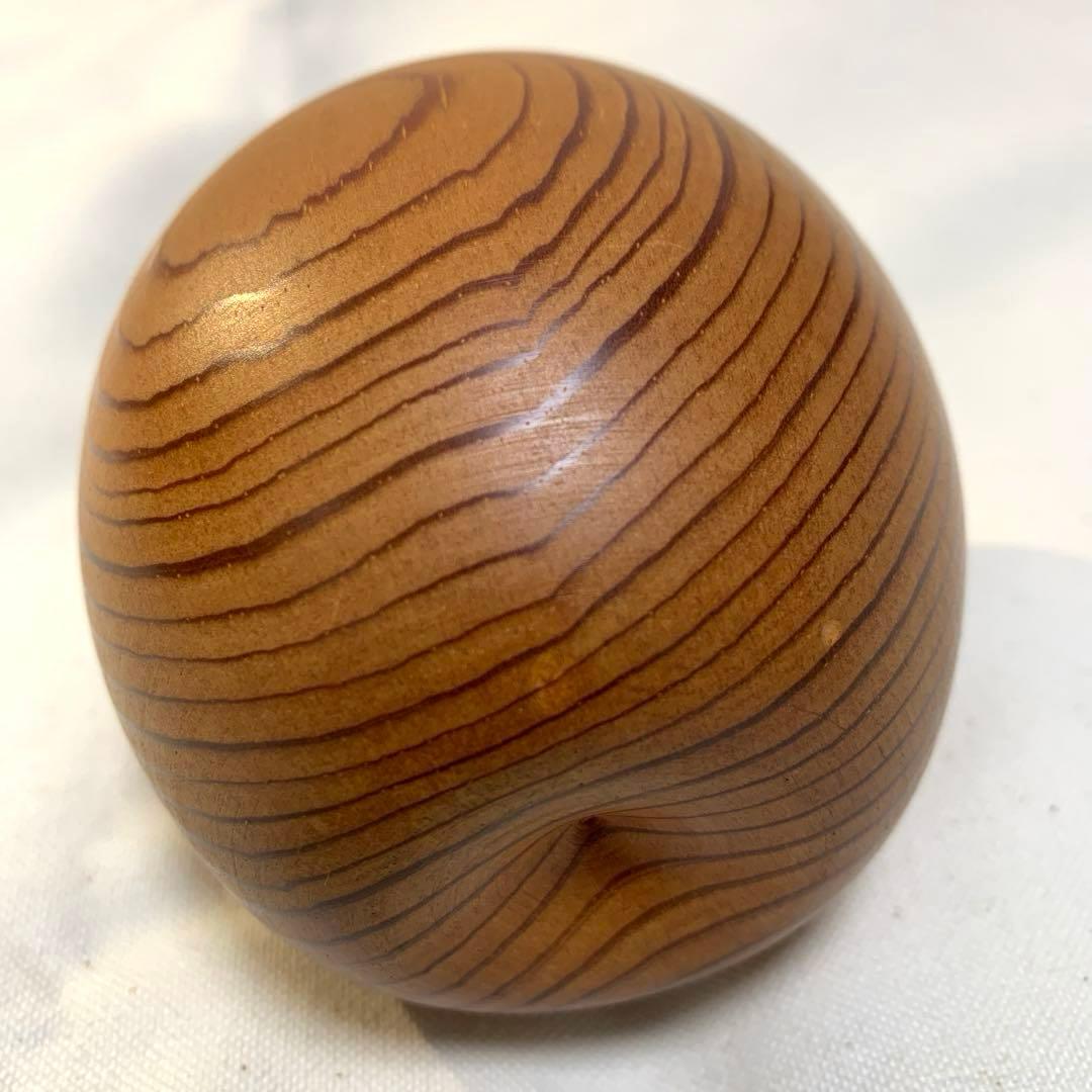 屋久杉　木製りんご　へたまで一体、継ぎ手なし　径 約8cm