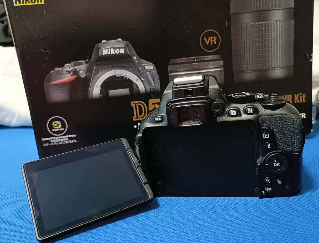’16年名機 nikon D5600 デジタル 新品同様 2496枚 64GB