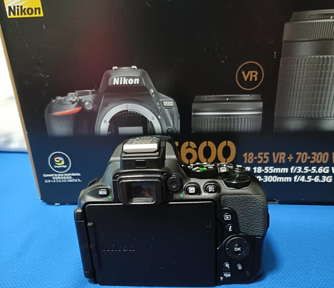 ’16年名機 nikon D5600 デジタル 新品同様 2496枚 64GB