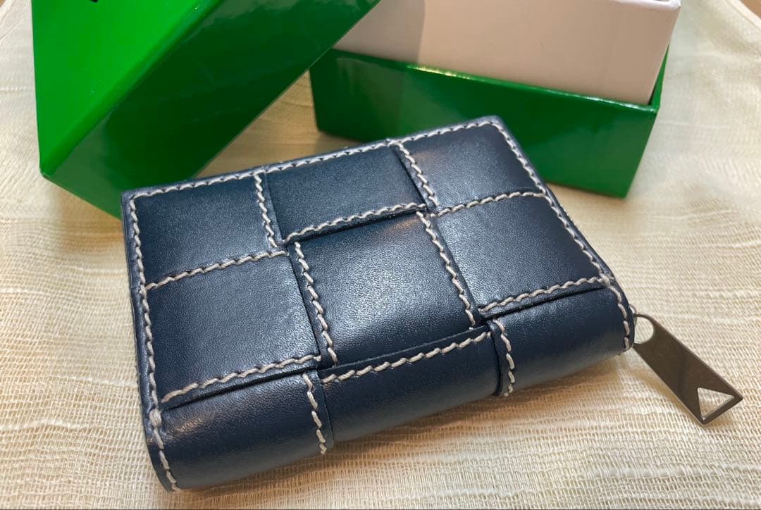 日本限定　ボッテガヴェネタ　カセット ファスナー付きパース