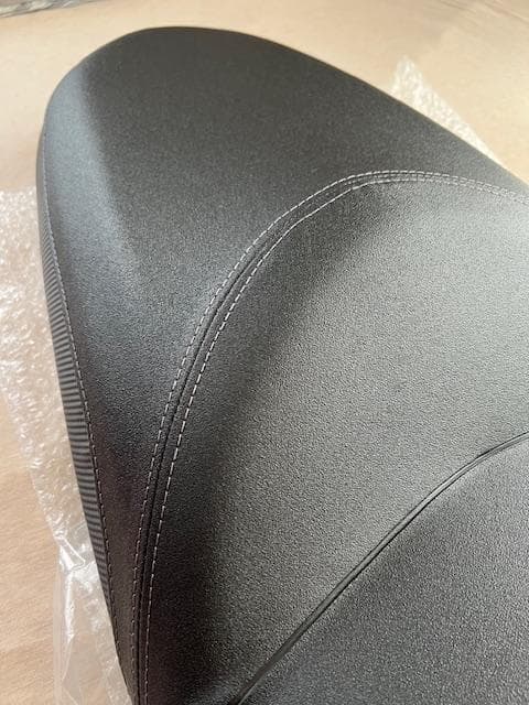 YAMAHA マジェスティS 純正シート 新品