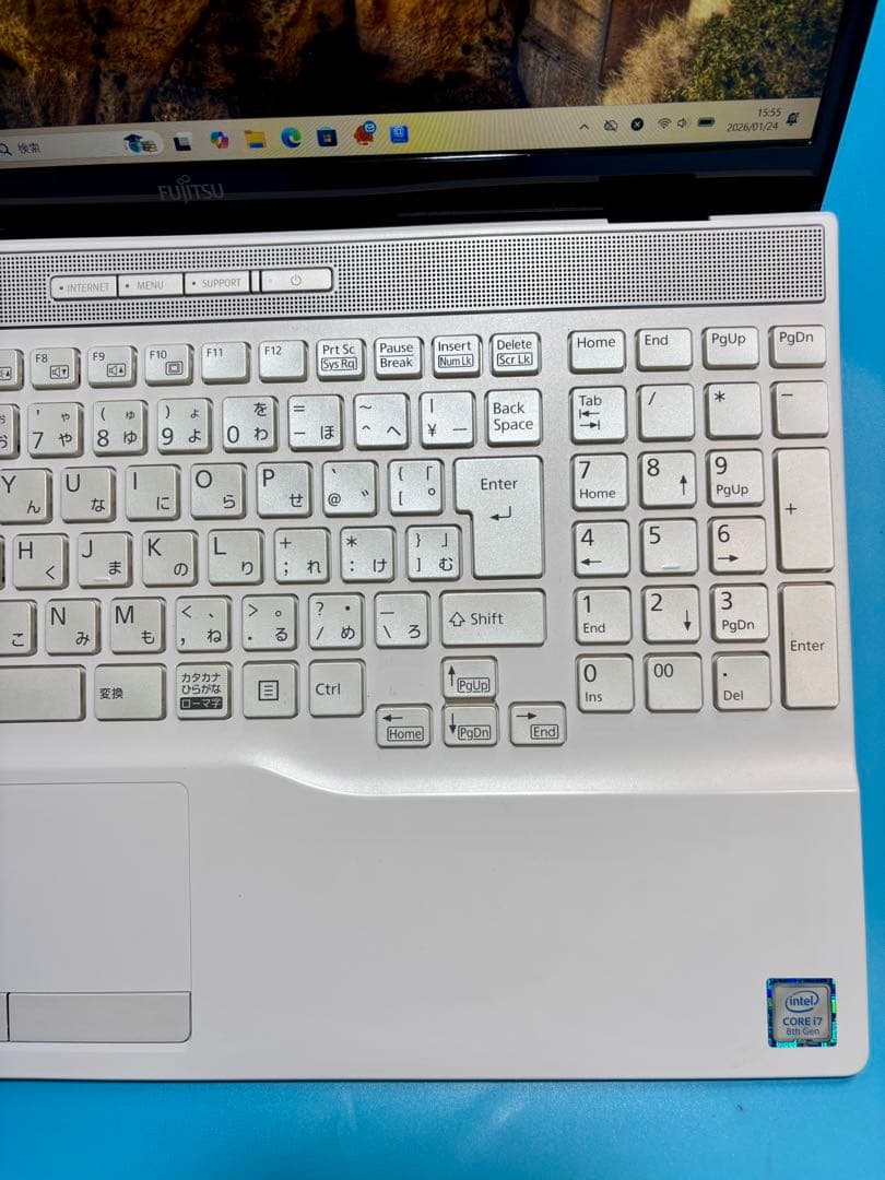 富士通　LIFEBOOK AH53/D3 i7 8565U SSD2TB 32G