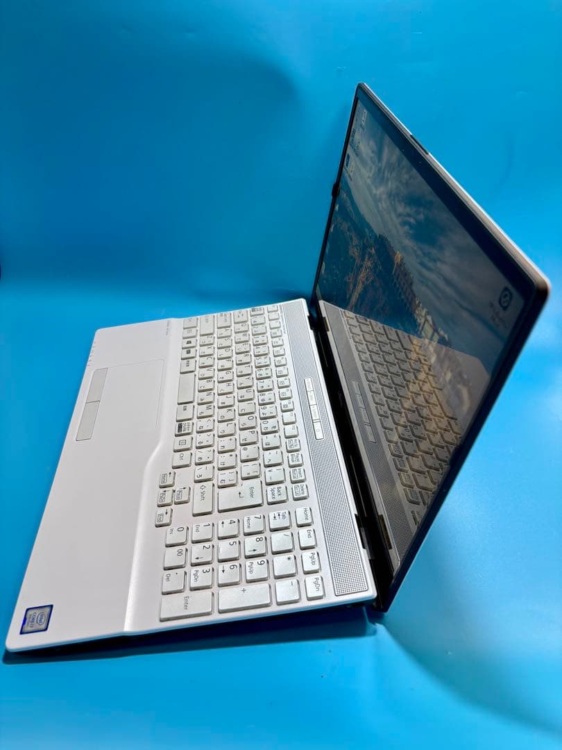 富士通　LIFEBOOK AH53/D3 i7 8565U SSD2TB 32G