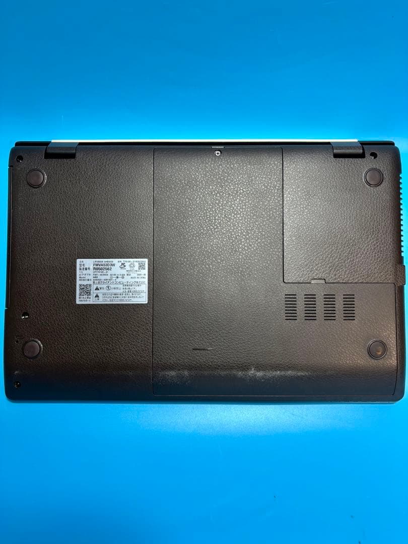 富士通　LIFEBOOK AH53/D3 i7 8565U SSD2TB 32G