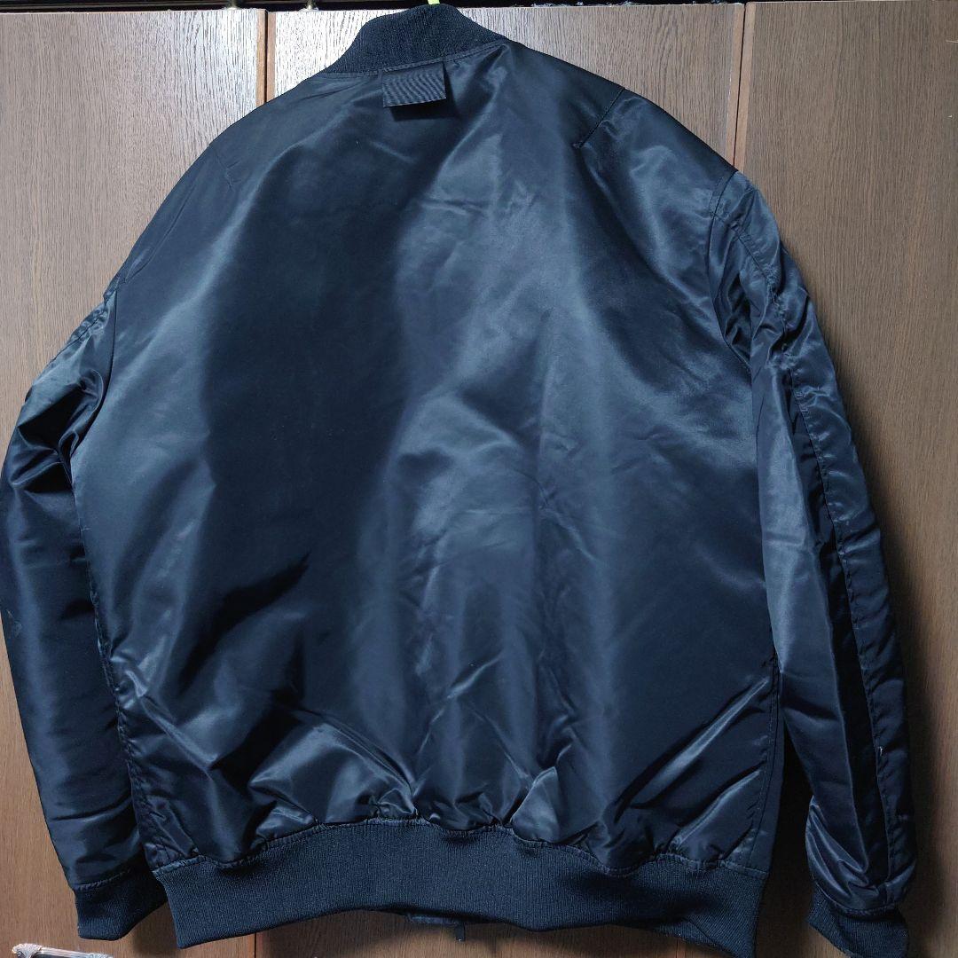 ユニクロ　ハイブリッドダウンオーバーサイズMA-1