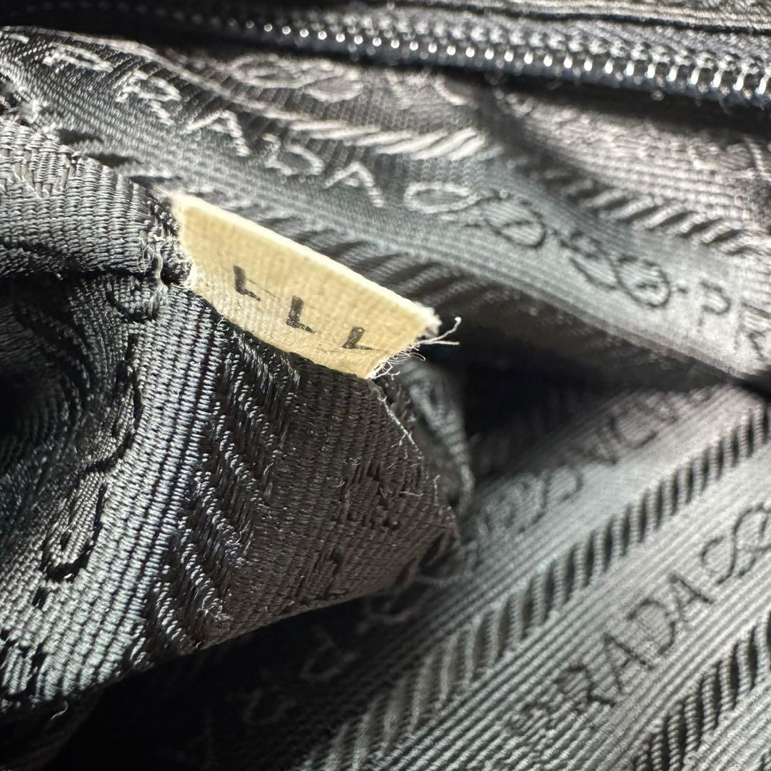 プラダ　PRADA ショルダーバッグ　三角ロゴ　メッセンジャーバッグ