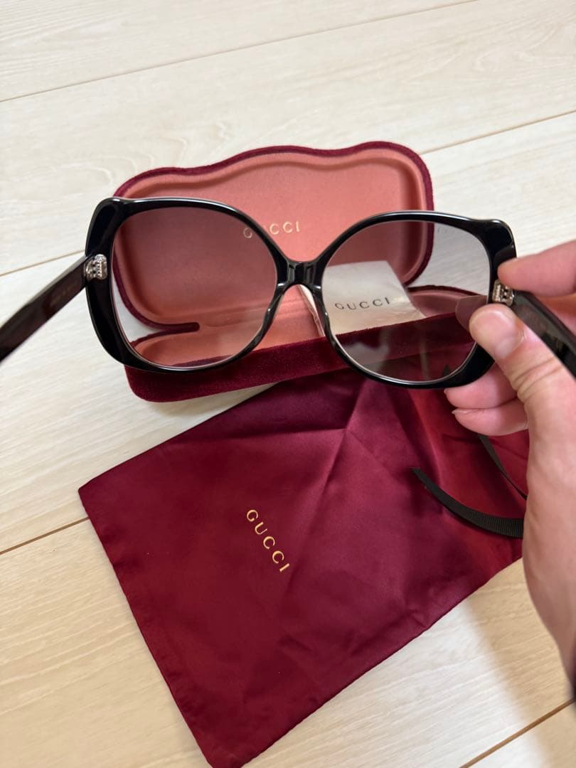 GUCCI ブラック オーバーサイズサングラス ケース付き　GUCCI正規店購入