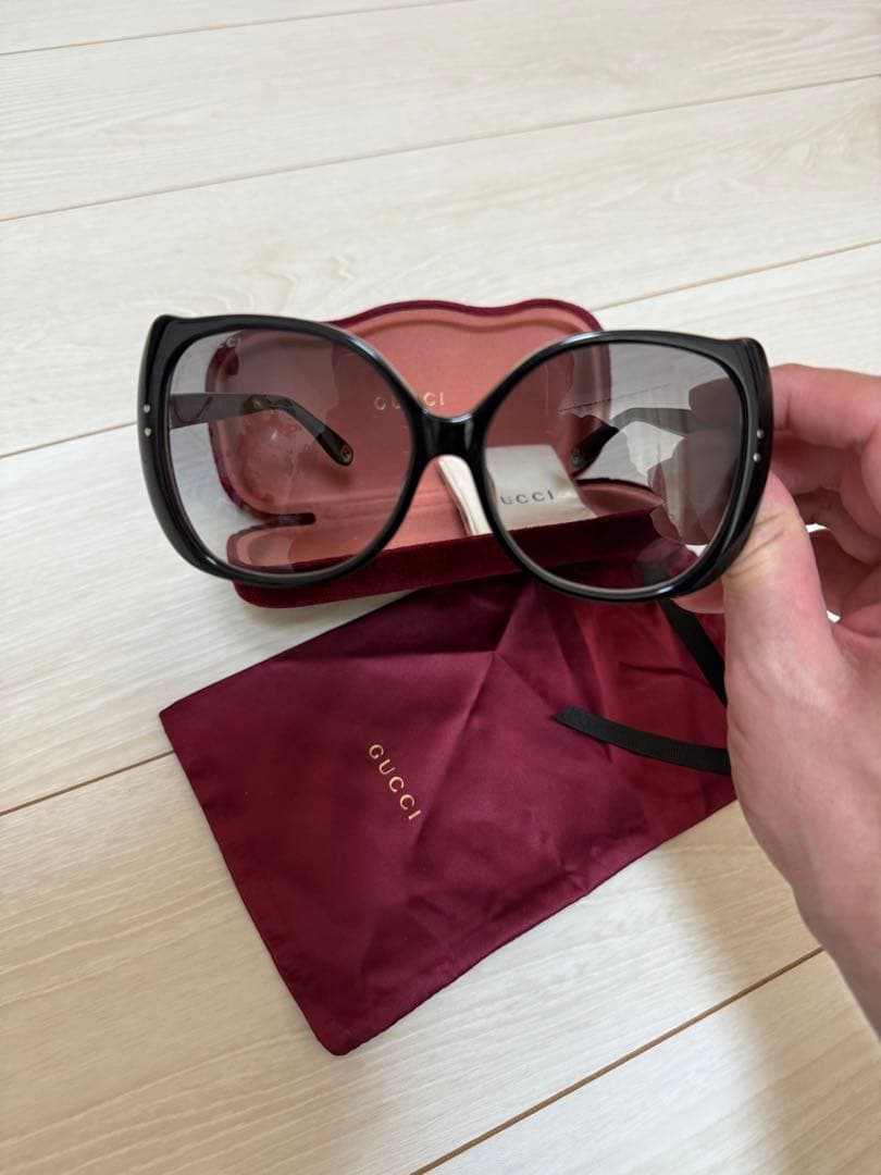 GUCCI ブラック オーバーサイズサングラス ケース付き　GUCCI正規店購入