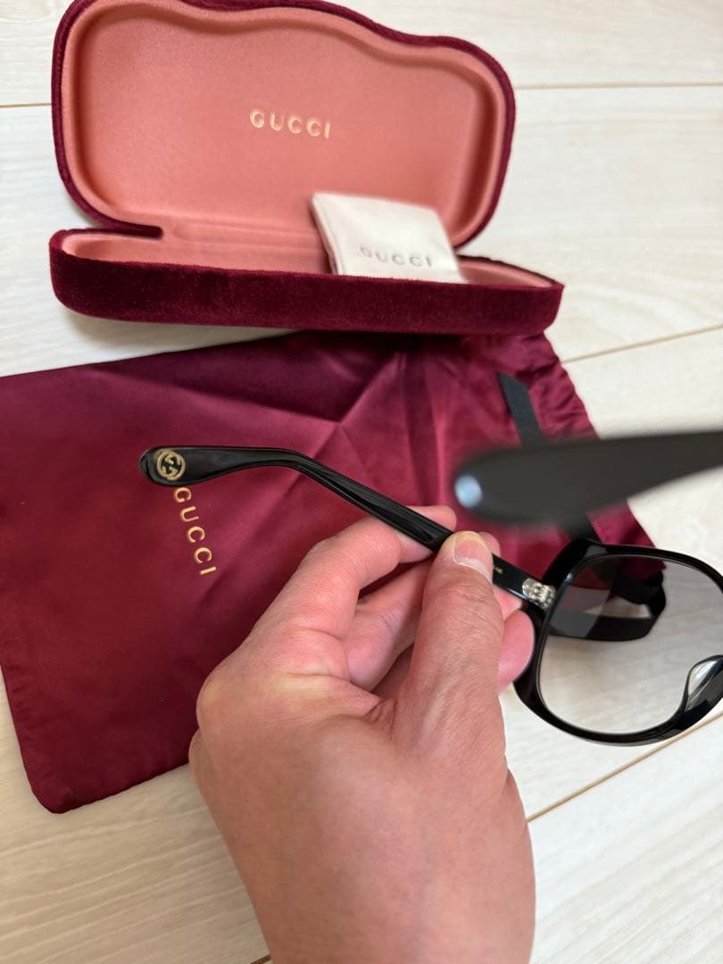 GUCCI ブラック オーバーサイズサングラス ケース付き　GUCCI正規店購入