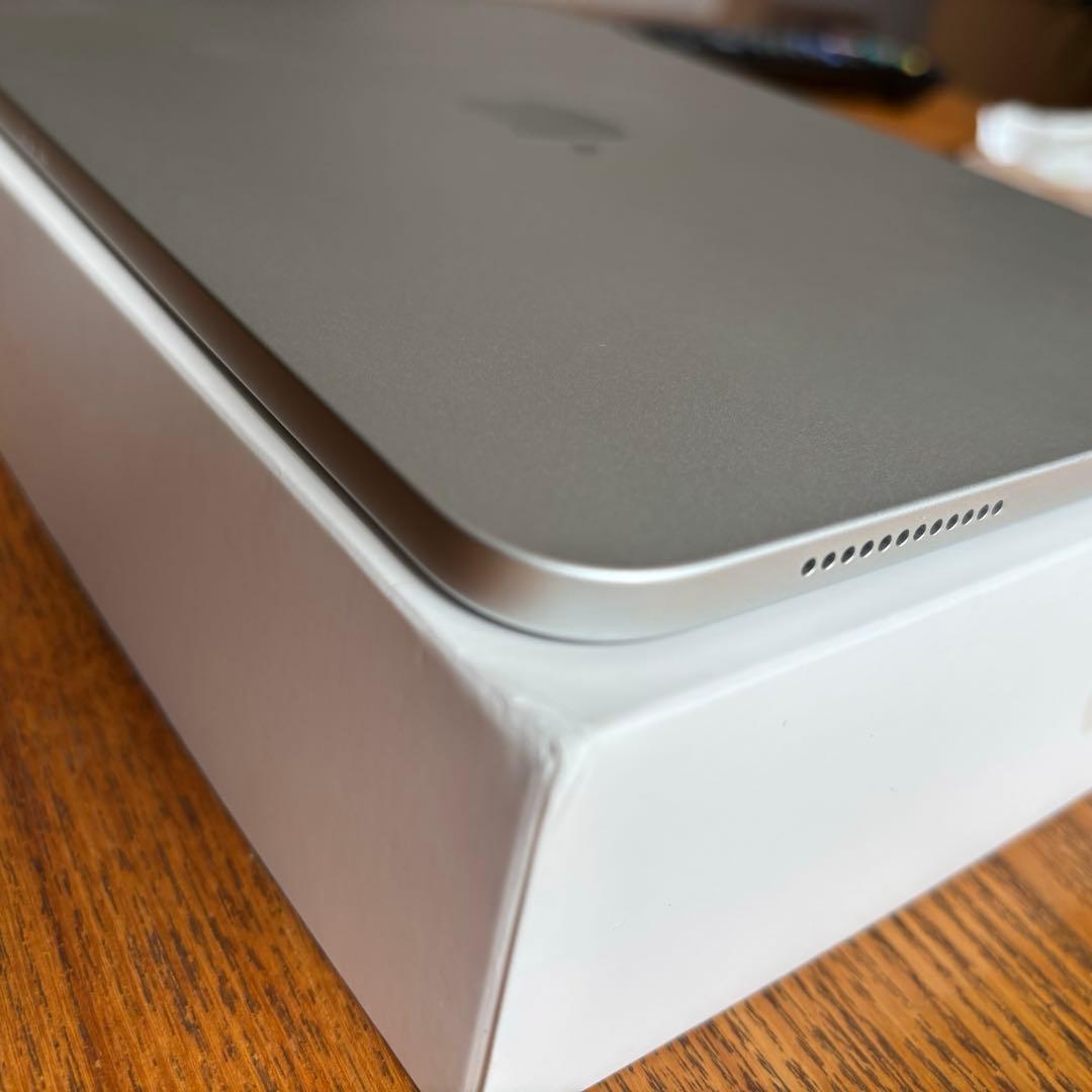 よ*1様 iPad本体（第10世代・256GB・Wi-Fi・シルバー）
