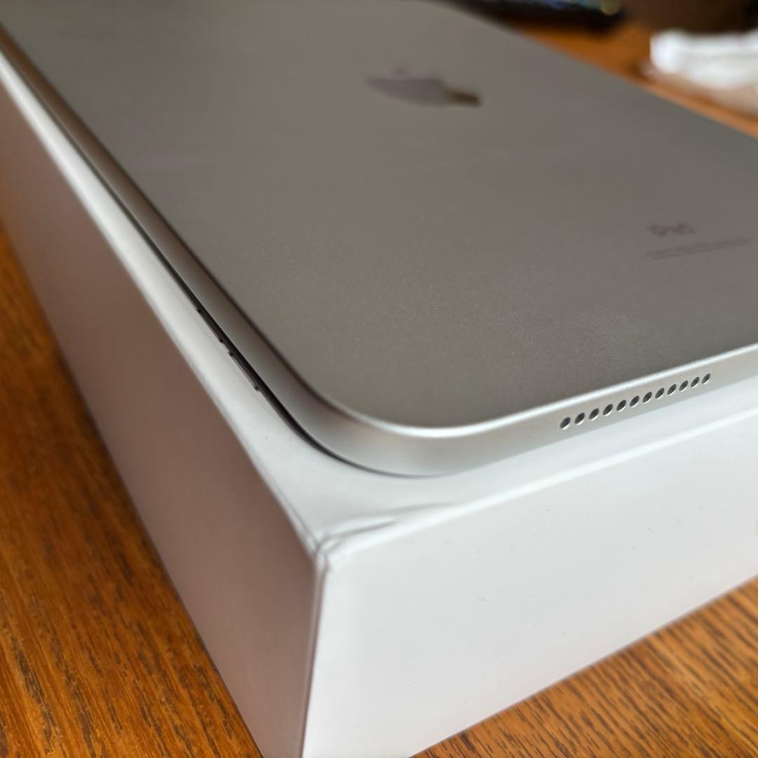 よ*1様 iPad本体（第10世代・256GB・Wi-Fi・シルバー）