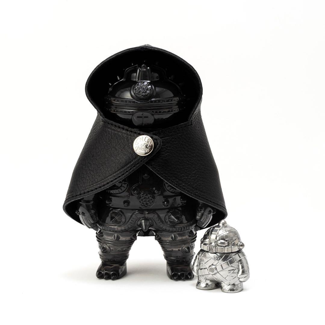 CALEE コラボ　ともだち初号機　ソフビ　本革レザーマント