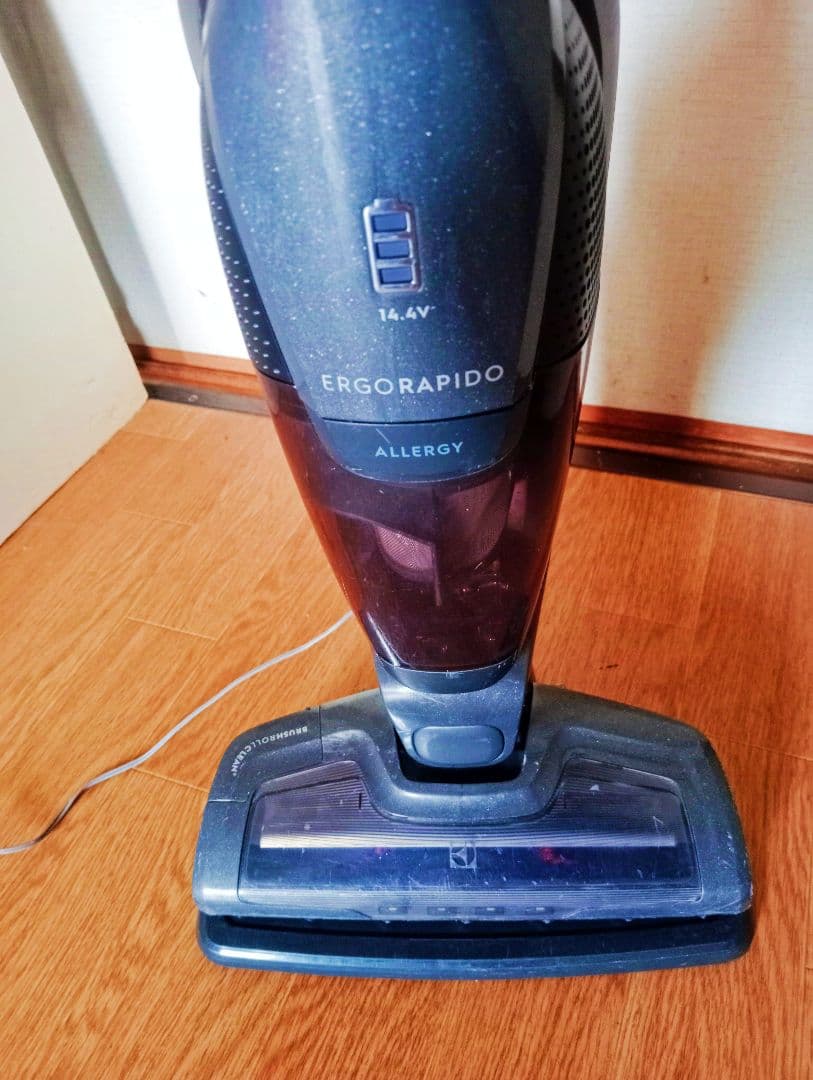 エレクトロラックス ベーシック ZB3301 コードレス クリーナー掃除機即出荷