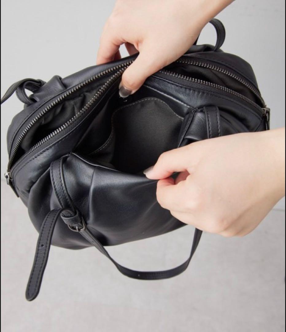 【新品、未使用】イアパピヨネ　本革 軽量　コロンボストンバッグ　ブラック