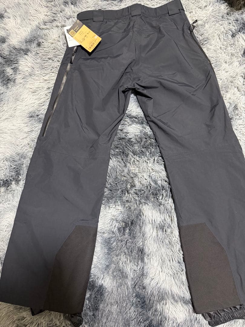 新品タグ付　Mサイズ　ノースフェイス　シュカブラ　スキー　スノーボード　パンツ
