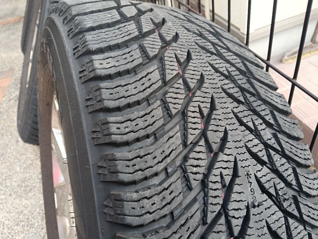 ナビゲーター純正ホイール 6穴　PCD135 純正ホイールにスタッドレスタイヤ