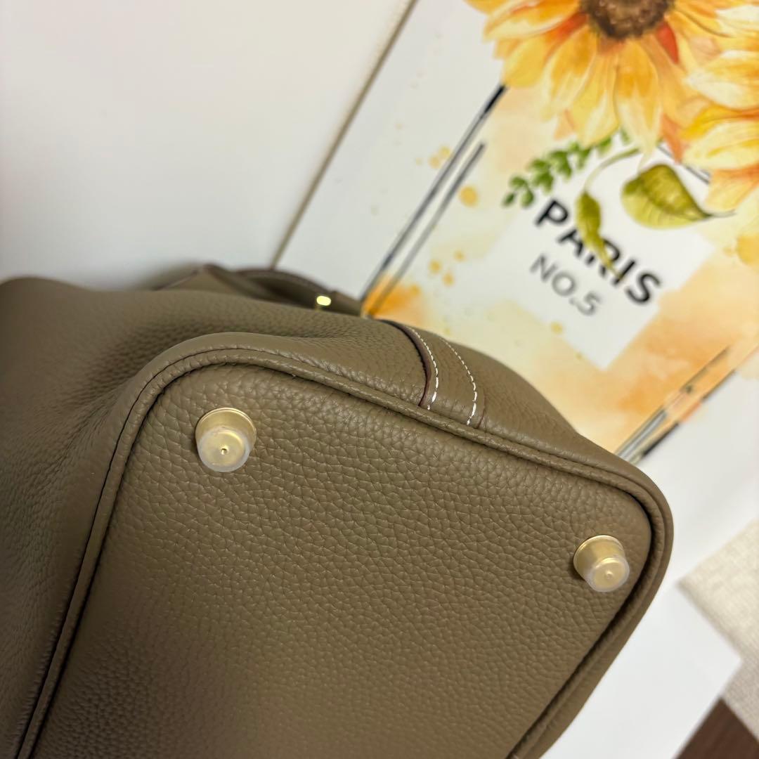 未使用品☆本革キューブバッグ グレージュ インナーバッグ付き　南京錠