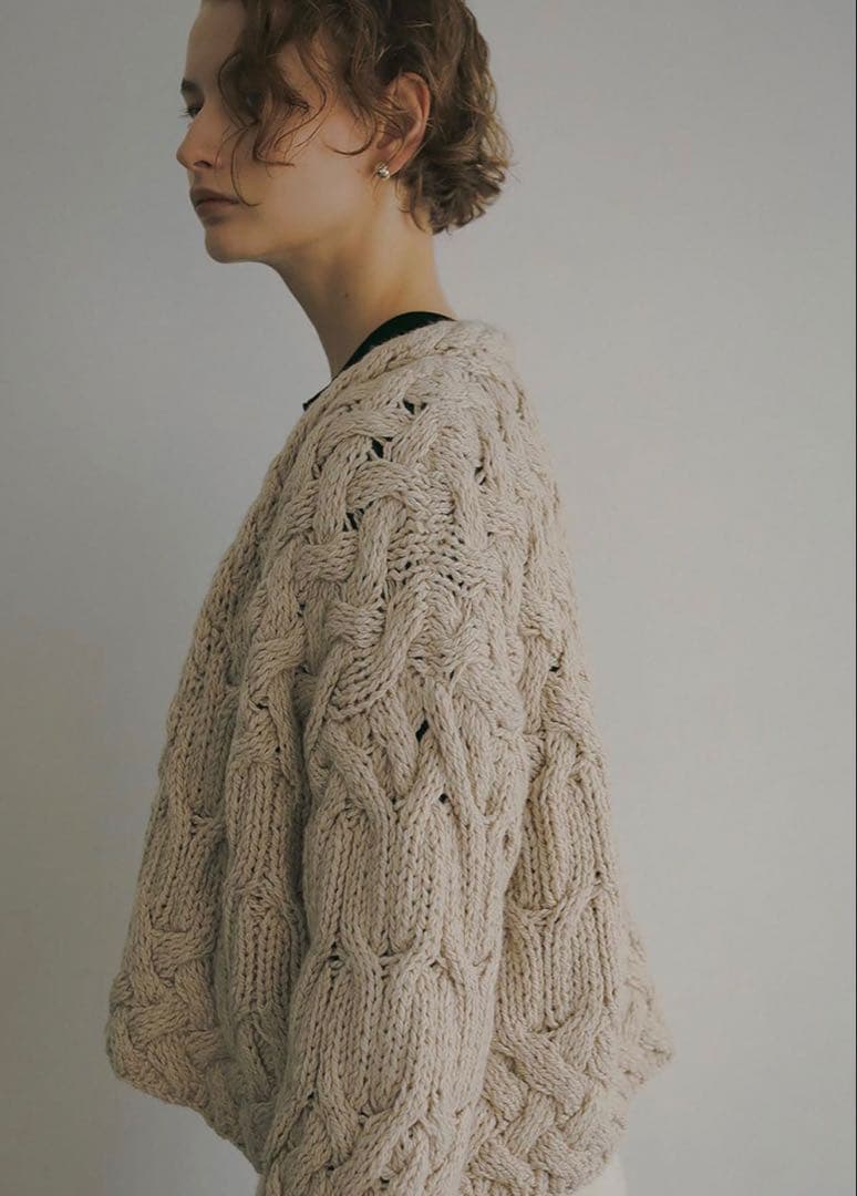 HER. 未使用 ハンドニットカーディガン ベージュ エトレ