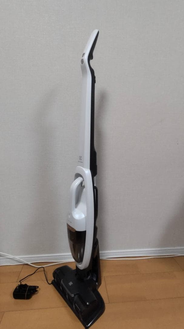 【新品】エレクトロラックス WellQ7 コードレスクリーナー