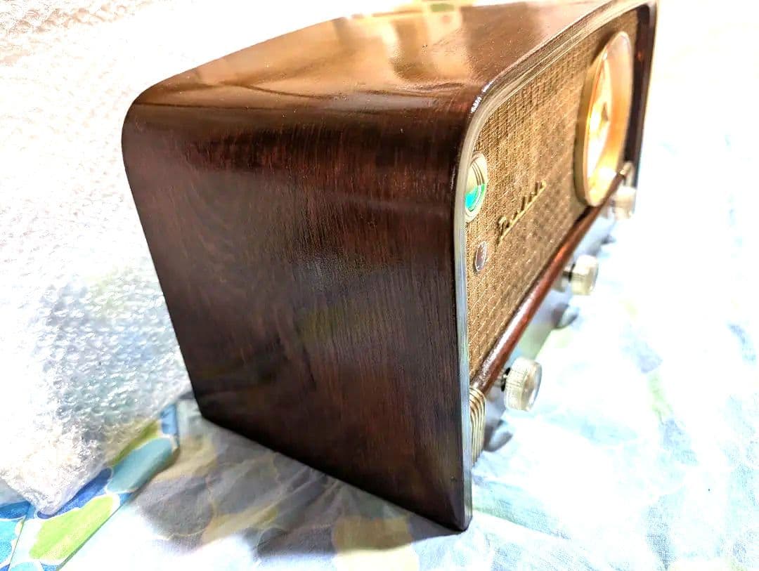 家族団らん昭和レトロ真空管ラジオ　マツダ614A　bluetooth