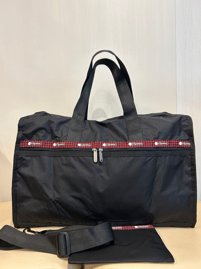 レスポートサックハローキティ ボストンバッグ旅行用バッグポーチ付き　ブラック