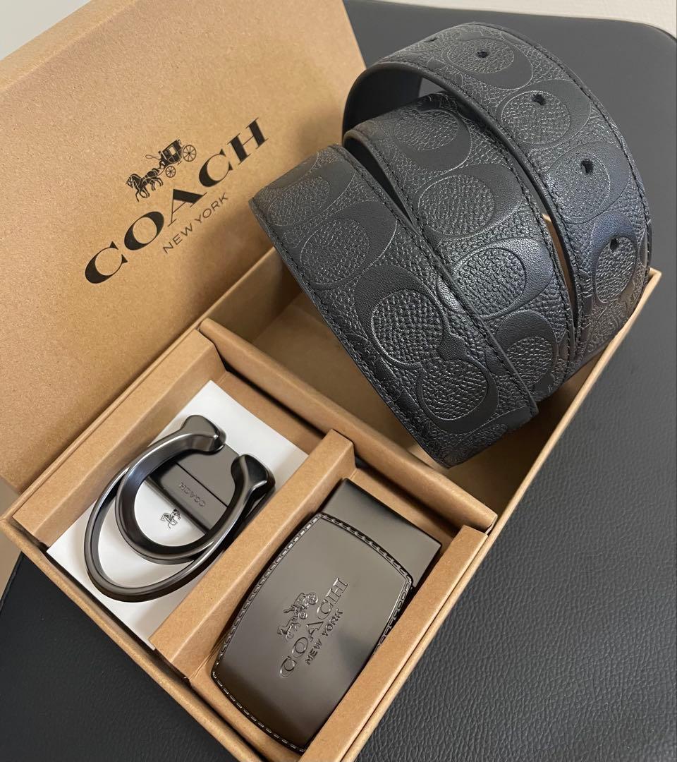 新品coachコーチレザーリバーシブルフリーサイズベルトギフト箱付き