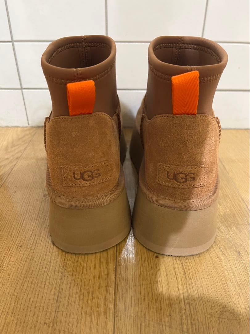 靴 UGG CLASSIC MINI DIPPER 24cm