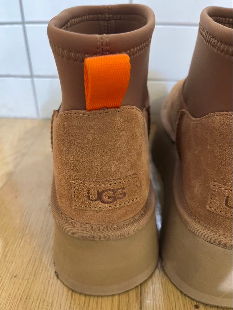 靴 UGG CLASSIC MINI DIPPER 24cm
