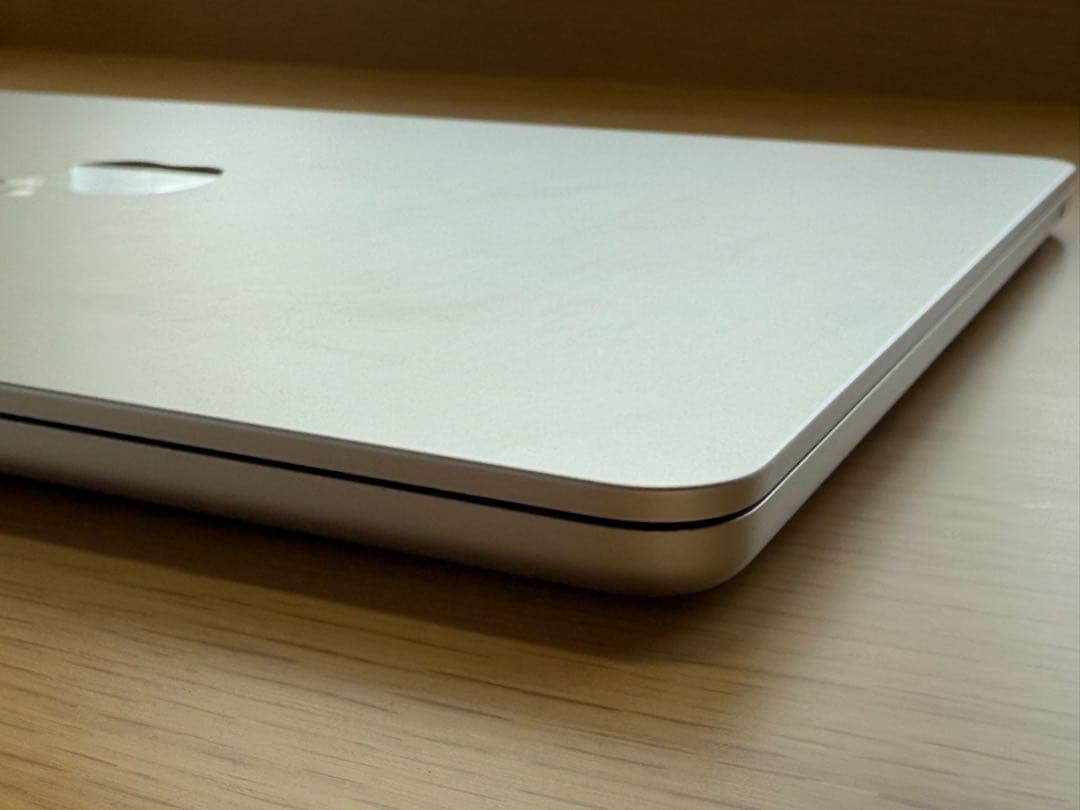 MacBook Air M2 13インチ スターライト充電器付き