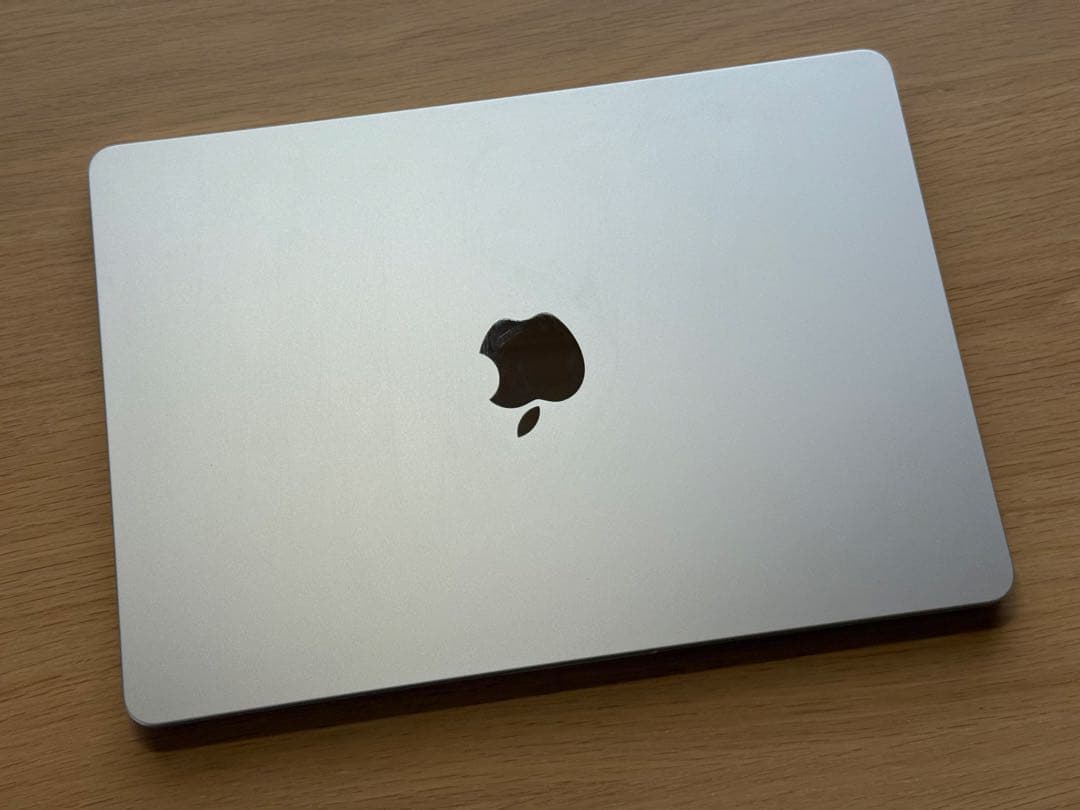 MacBook Air M2 13インチ スターライト充電器付き