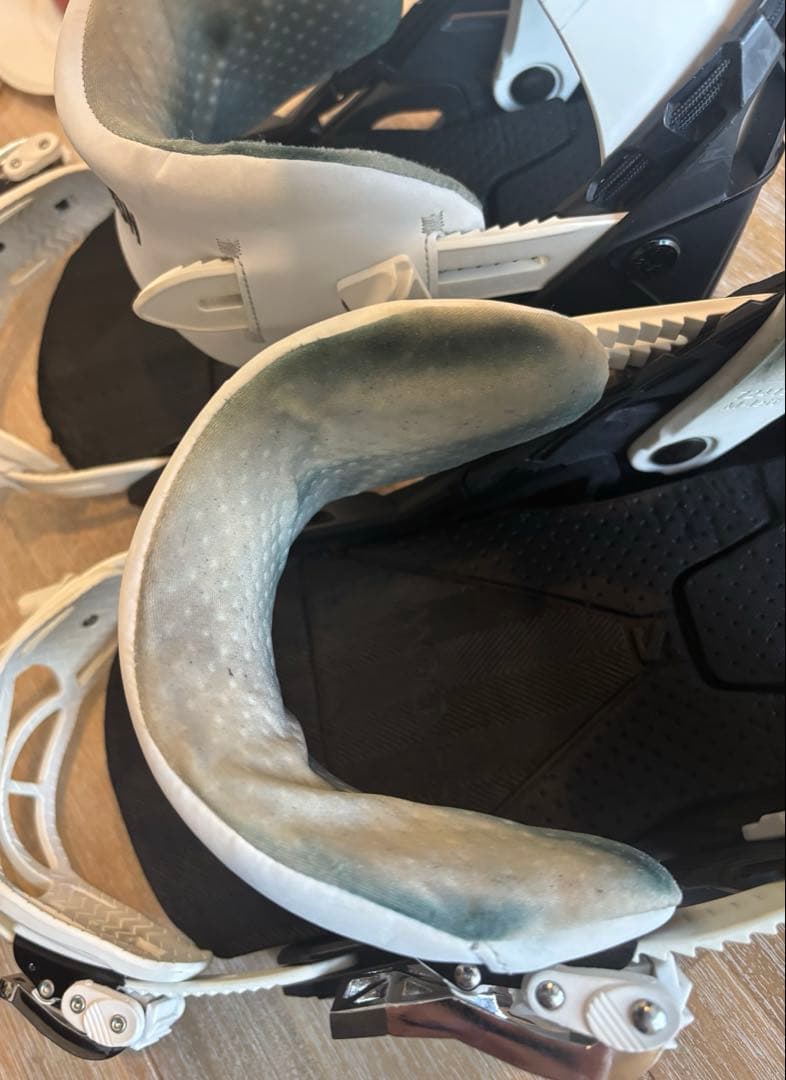 SALOMON スノーボード　ビンディング　バンクシー