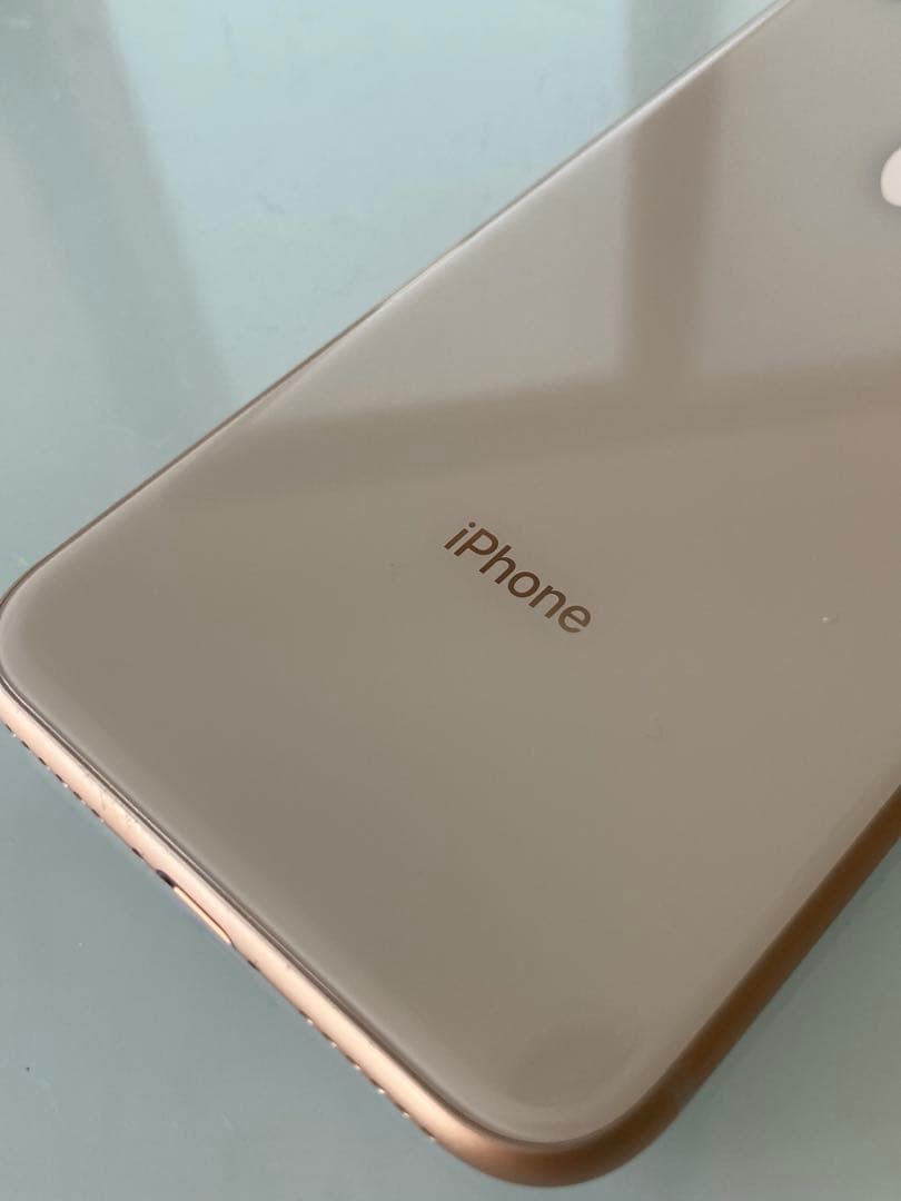 iPhone8　64GB　ゴールド美品