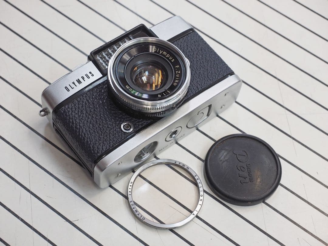 OLYMPUS PEN-D フィルムカメラ