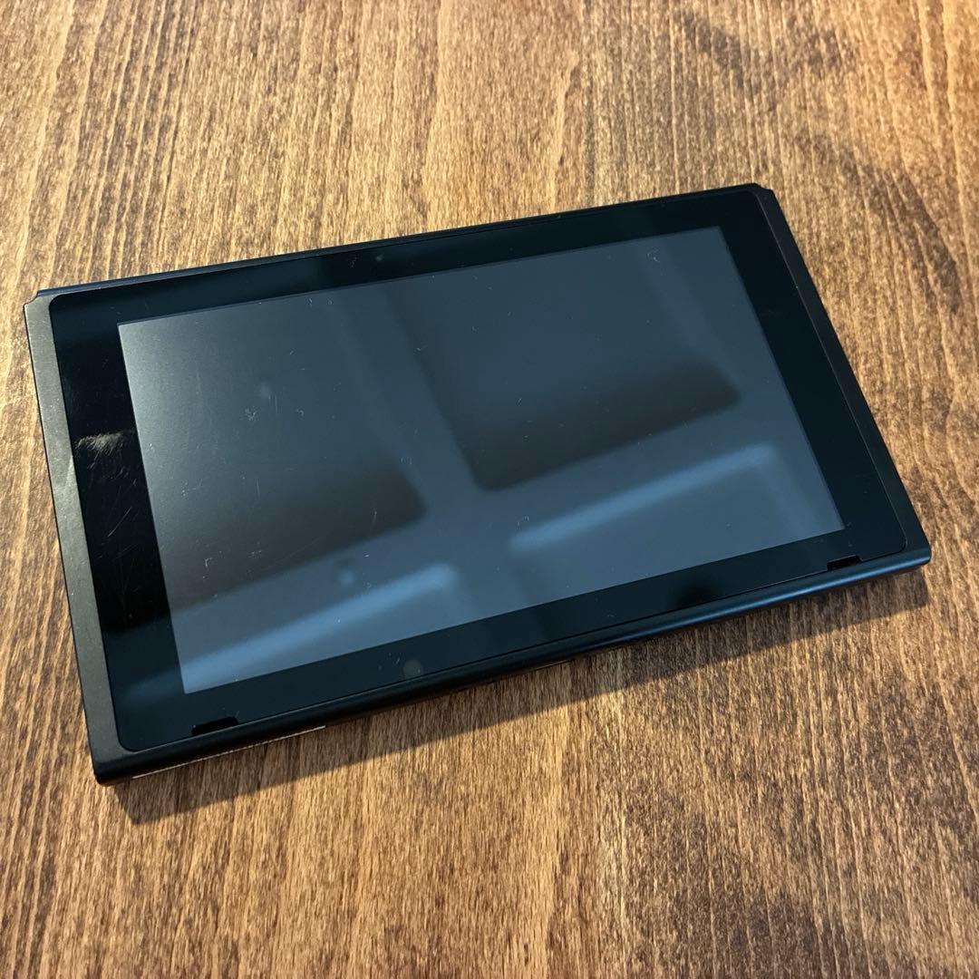 Nintendo Switch本体6年使用Joy-Conやや不具合あり傷汚れあり