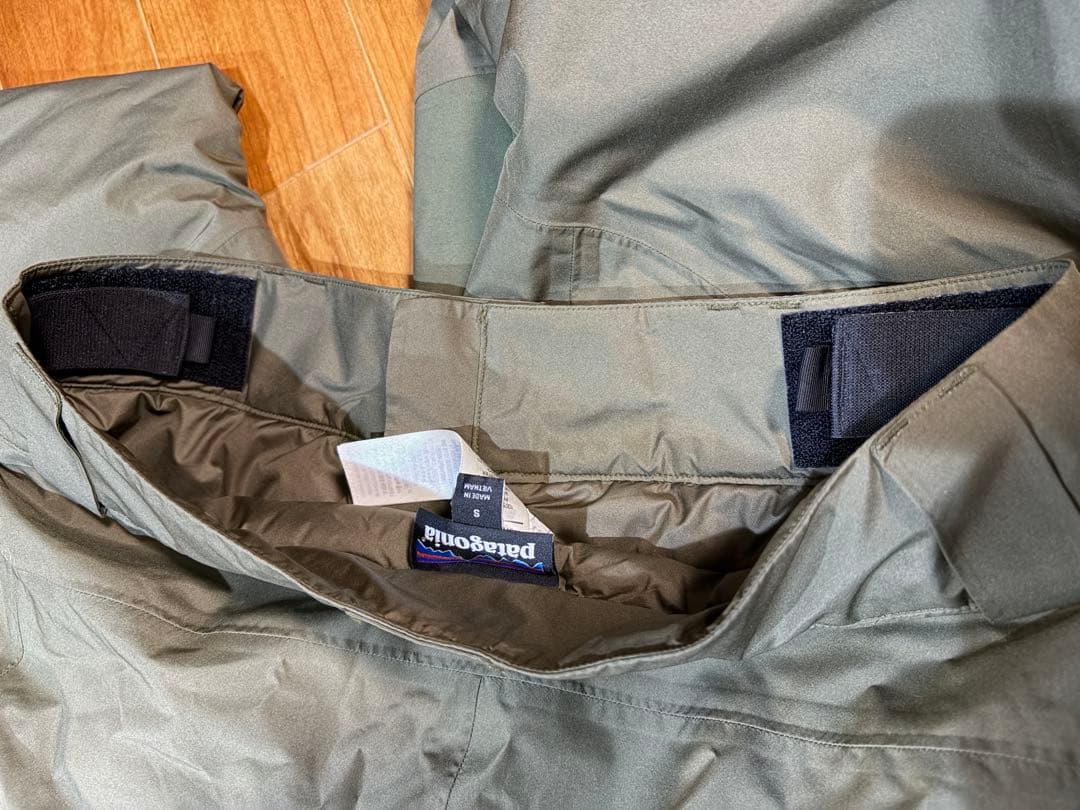 Patagonia スノーボードパンツ オリーブグリーン